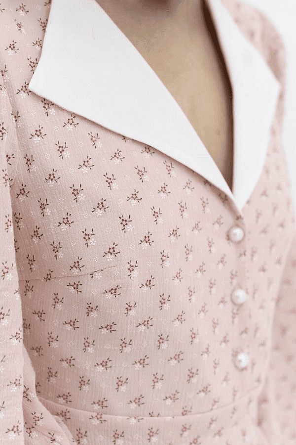Сукня з білим комірцем пудрова в квітку МБПЛ 14.08 № 3