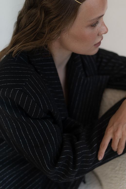 Пальто в смужку чорне - №2