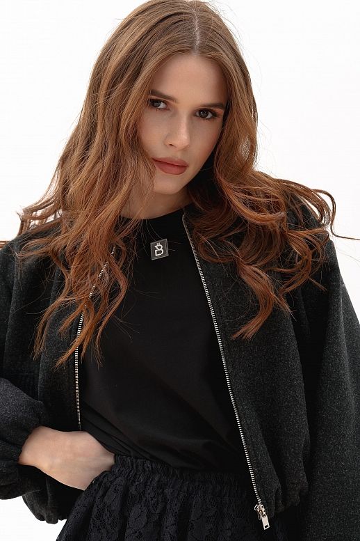 Бомбер на замку чорний