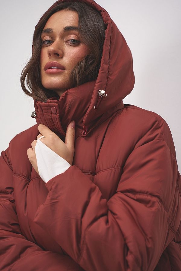 Пуховик короткий з капюшоном на замку бордовий KUKZK #RU# Пуховик короткий с капюшоном на замке бордовый  KUKZK № 3