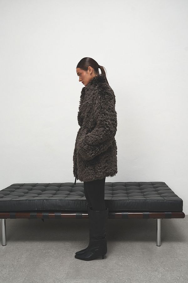 Шубка подовжена шоколадна 19421/3 № 3