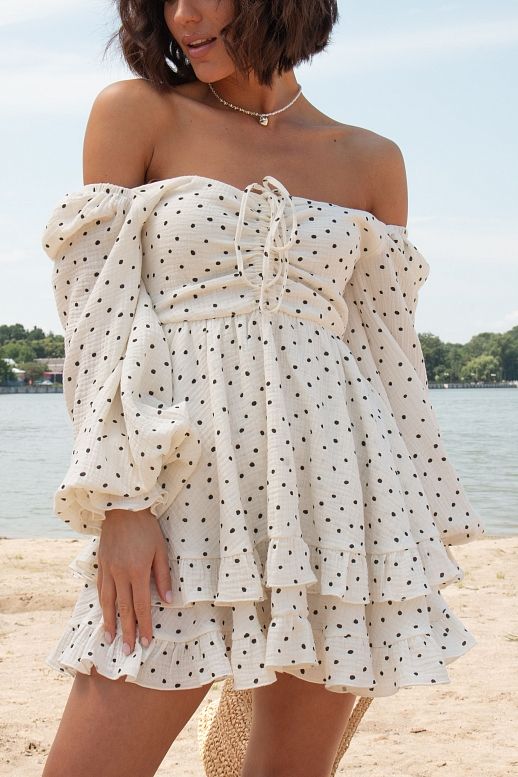 Сукня міні муслінова з рюшами молочна в чорний горох