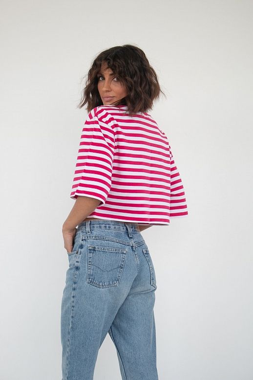 Футболка вкорочена у смужку рожева