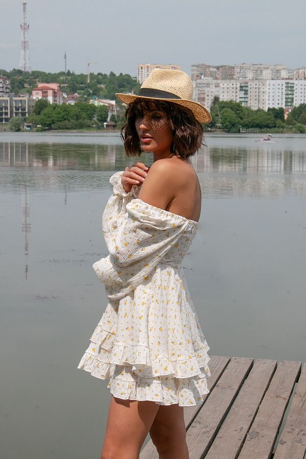 Сукня міні муслінова з рюшами біле в великі жовті квіти D00923/11 № 2