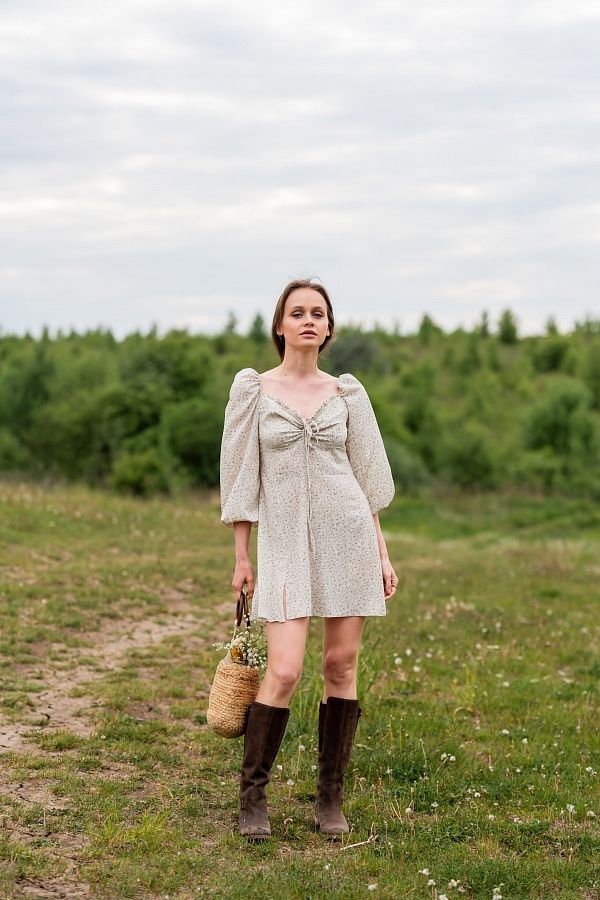 Сукня міні з роспіркою бежева в квіти D0321/18 № 2