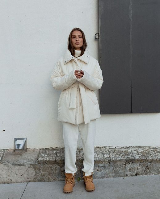 Куртка з поясом на застібці молочна 