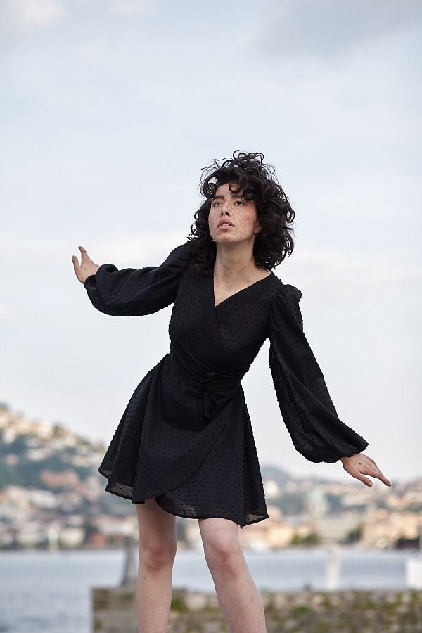 Сукня на запах з подвійною спідницею чорна D0823/5 № 2