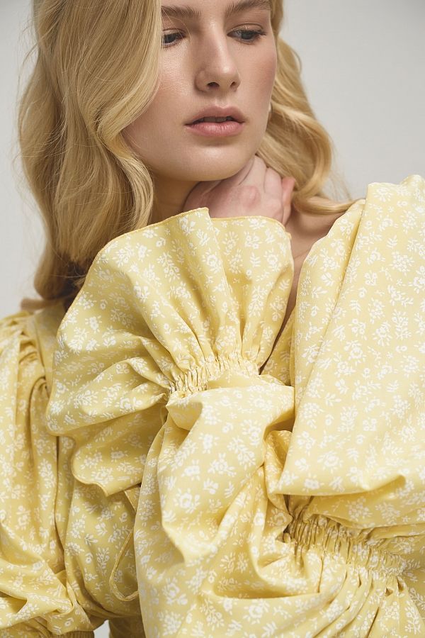 Сукня з пишними рукавами жовта в білі квіти Д0121/26 № 2