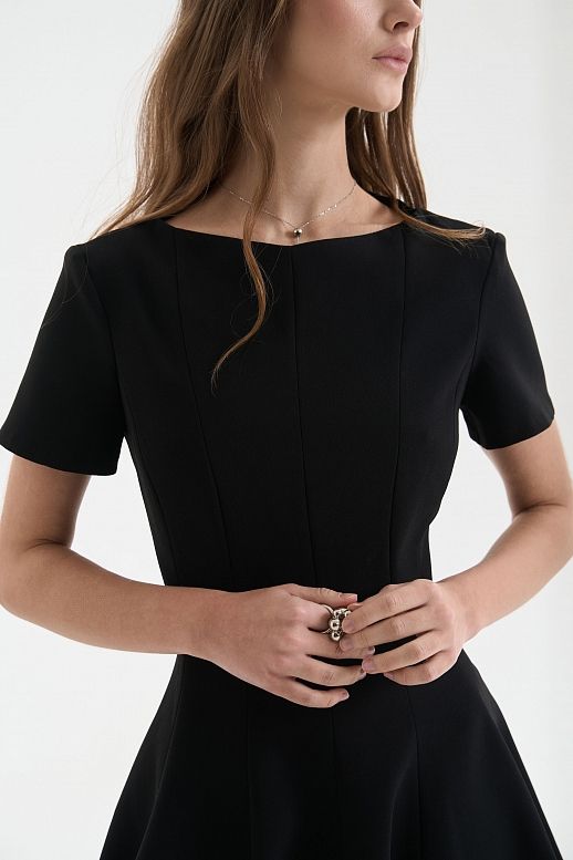 Сукня міні з коротким рукавом чорна