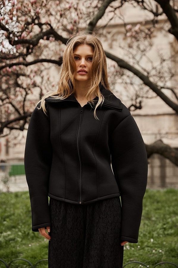 Бомбер з силуетними рукавами чорний URBAN/B-01 #RU# Бомбер с черными силуэтными рукавами URBAN/B-01 № 4