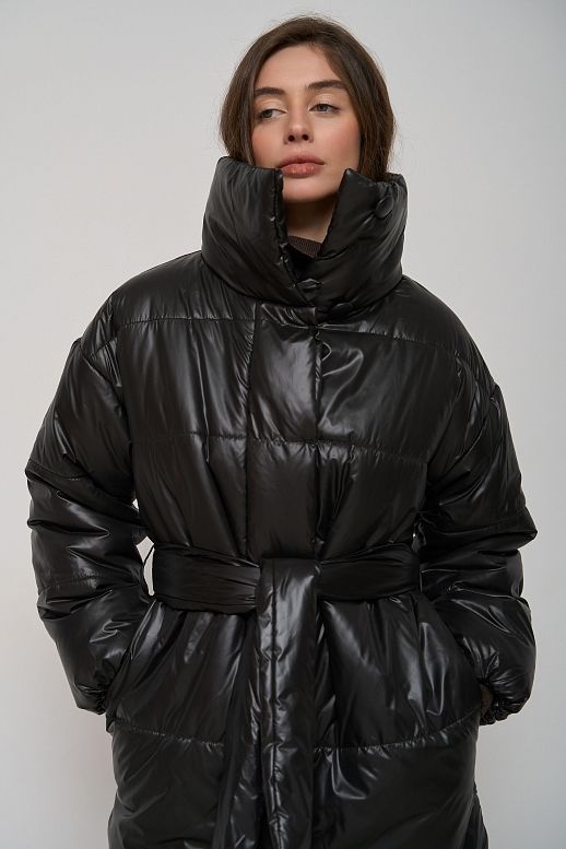 Куртка подовжена з високим коміром на кнопках лаке