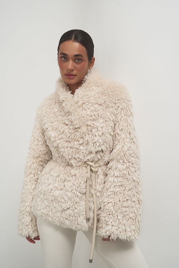 Шубка вкорочена молочна 19422/2 № 1