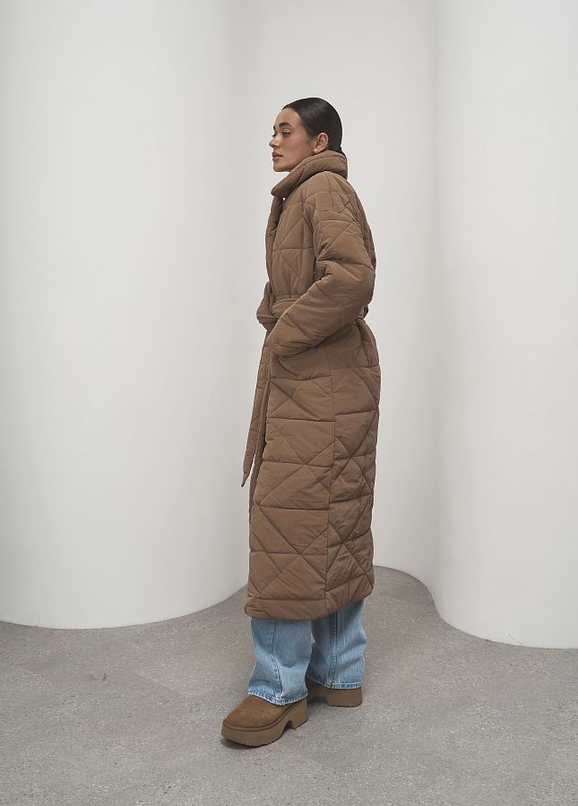 Куртка стьобана довга з поясом візерунок трикутник кавовий МБПЩ001/15 #RU# Куртка стеганная длинная с поясом узор треугольник темно-коричневый МБПЩ001/15 № 4