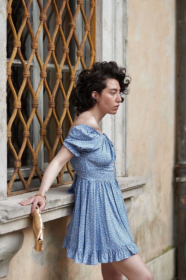 Сукня міні з поясом та рюшами блакитна D0723/3 № 3