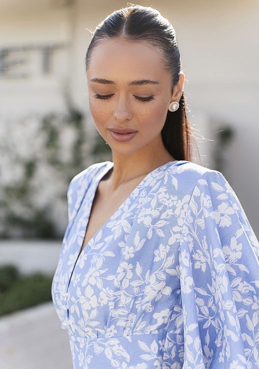 Сукня міді з трьома гудзиками блакитна