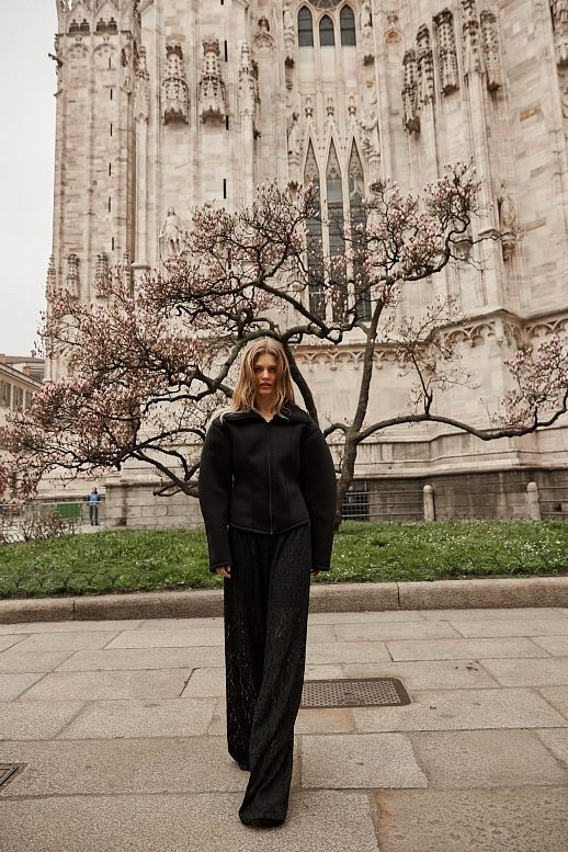 Бомбер з силуетними рукавами чорний - №2