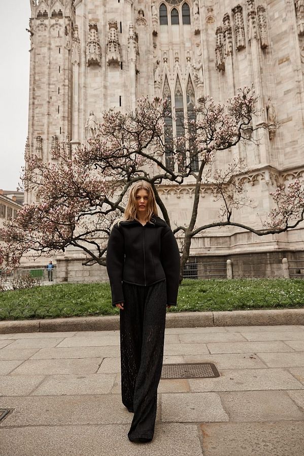 Бомбер з силуетними рукавами чорний URBAN/B-01 #RU# Бомбер с черными силуэтными рукавами URBAN/B-01 № 2