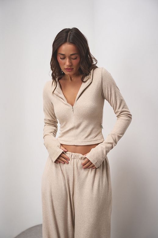 Костюм приталений із замком утеплений світло-бежевий